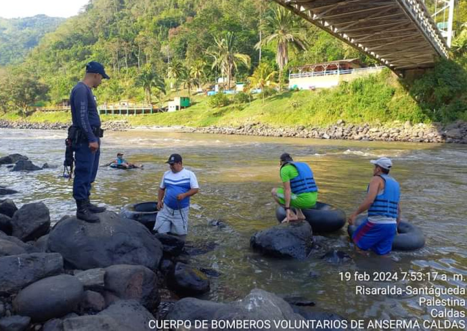 Bomberos-buscan-a-joven-que-perdio-la-vida-en-el-rio-cauca Bomberos-buscan-a-joven-que-perdio-la-vida-en-el-rio-cauca