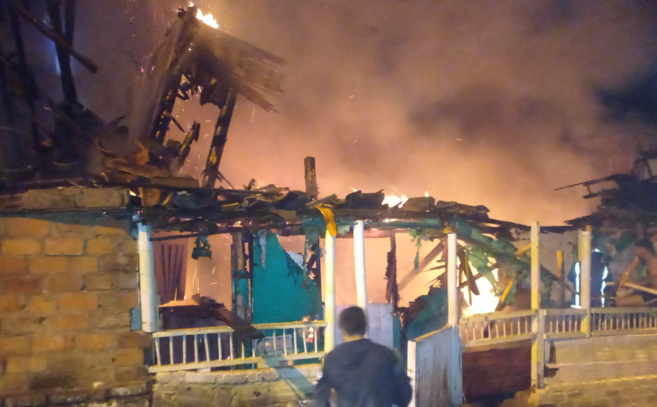 La conflagración ocurrió en la madrugada de este viernes en el barrio San Isidro de Anserma (Caldas). La conflagración ocurrió en la madrugada de este viernes en el barrio San Isidro de Anserma (Caldas).