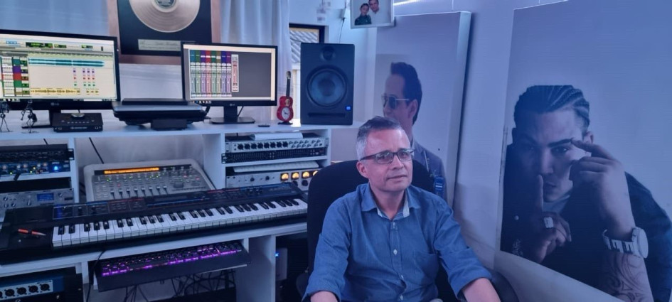 El nombre de pila de Viery es Francisco Javier Escobar Cano y su trayectoria musical le ha permitido estar en diversas ediciones de la Feria de Manizales.En la imagen en su estudio de grabación. El nombre de pila de Viery es Francisco Javier Escobar Cano y su trayectoria musical le ha permitido estar en diversas ediciones de la Feria de Manizales.En la imagen en su estudio de grabación.