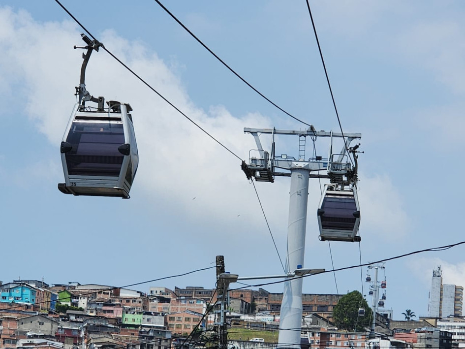 La línea 1 del cable aéreo de Manizales, que conecta al sector de Fundadores con Los Cámbulos, está detenida desde alrededor de las 9:00 a.m. de este miércoles. La línea 1 del cable aéreo de Manizales, que conecta al sector de Fundadores con Los Cámbulos, está detenida desde alrededor de las 9:00 a.m. de este miércoles.