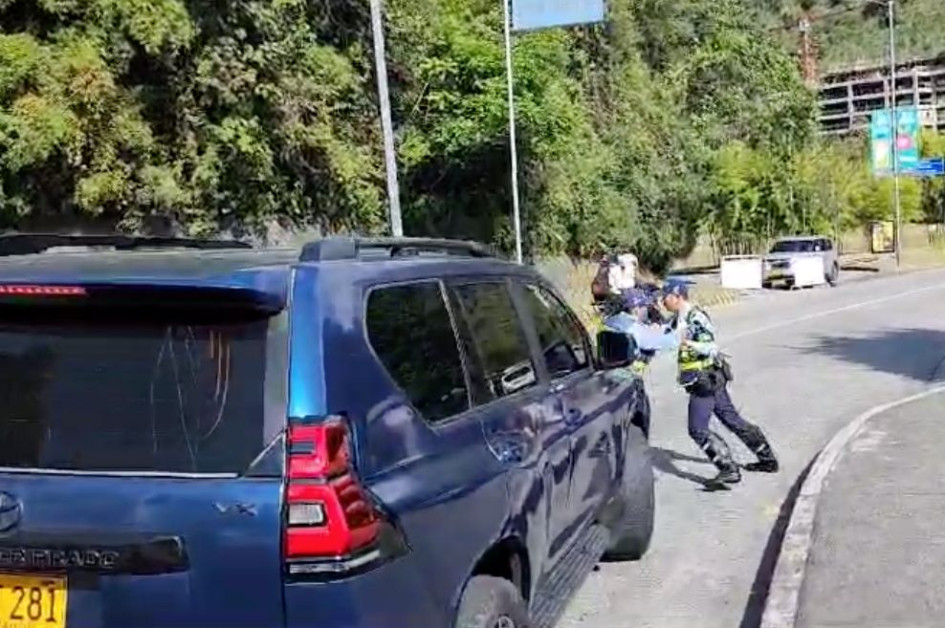 El pasado 7 de enero se reportó un supuesto forcejeo entre dos agentes de tránsito afuera de Expoferias, en Manizales. El pasado 7 de enero se reportó un supuesto forcejeo entre dos agentes de tránsito afuera de Expoferias, en Manizales.