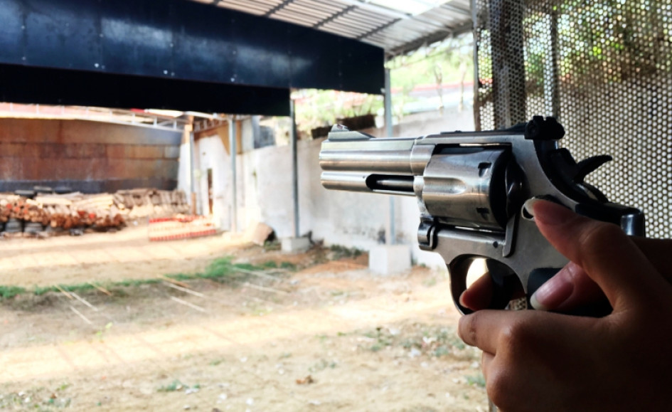Foto gratuita apuntando el arma Ilustración.