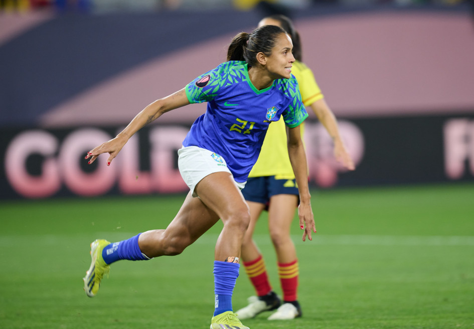 La brasileña Duda Santos marcó en el minuto 5 el único gol del partido de su selección contra Colombia, en la Copa de Oro que se disputa en Estados Unidos. La brasileña Duda Santos marcó en el minuto 5 el único gol del partido de su selección contra Colombia, en la Copa de Oro que se disputa en Estados Unidos.