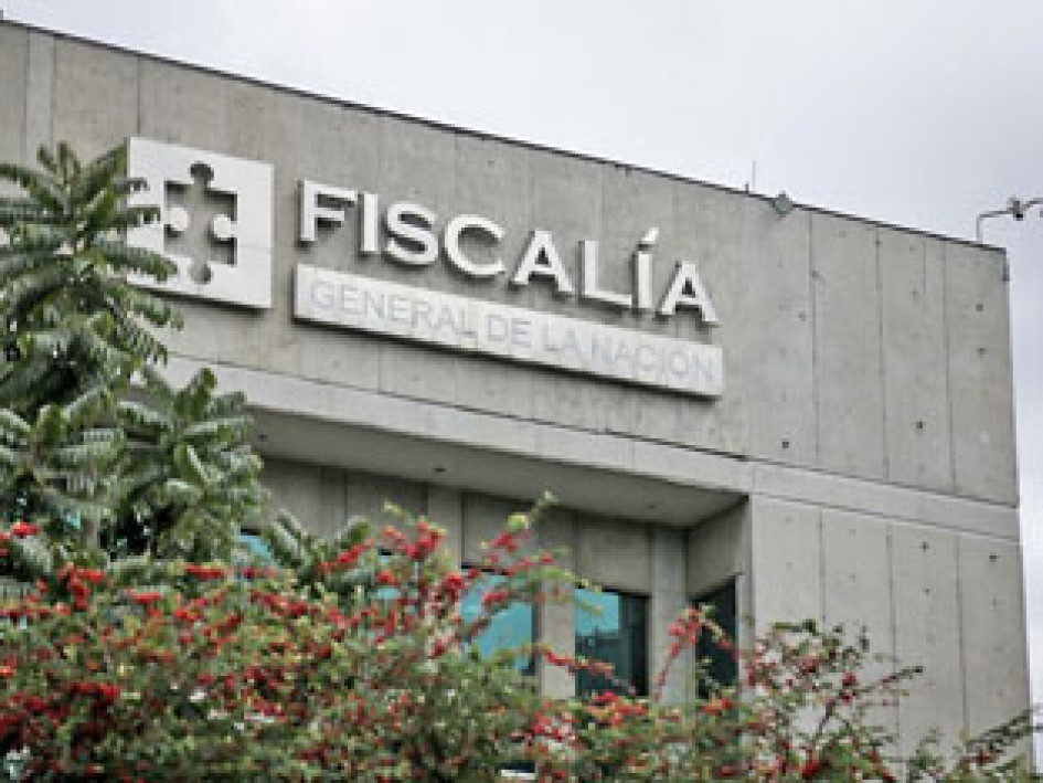 Según denuncias conocidas por la Fiscalía, los niños del centro educativo también resultaron víctimas de la situación, pues eran obligados por los paramilitares a patrullar las calles de Riachuelo. Según denuncias conocidas por la Fiscalía, los niños del centro educativo también resultaron víctimas de la situación, pues eran obligados por los paramilitares a patrullar las calles de Riachuelo.