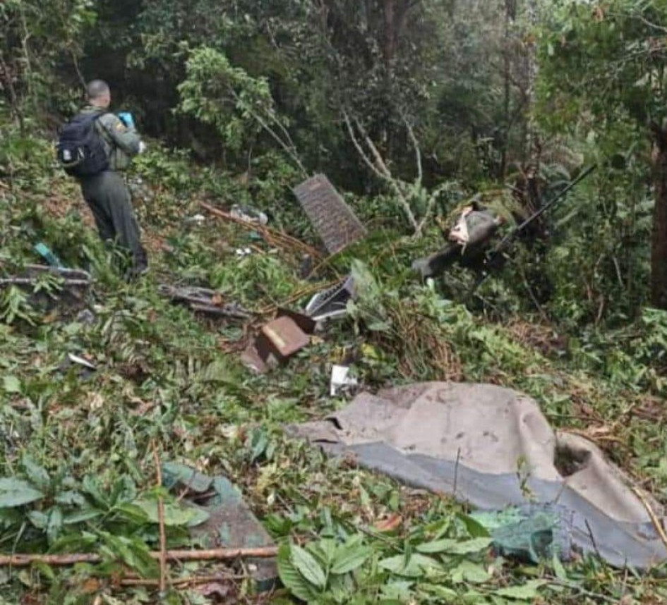 Primeras imágenes del accidente del helicóptero de la Policía que se accidentó entre Támesis y Caramanta (Antioquia). Primeras imágenes del accidente del helicóptero de la Policía que se accidentó entre Támesis y Caramanta (Antioquia).