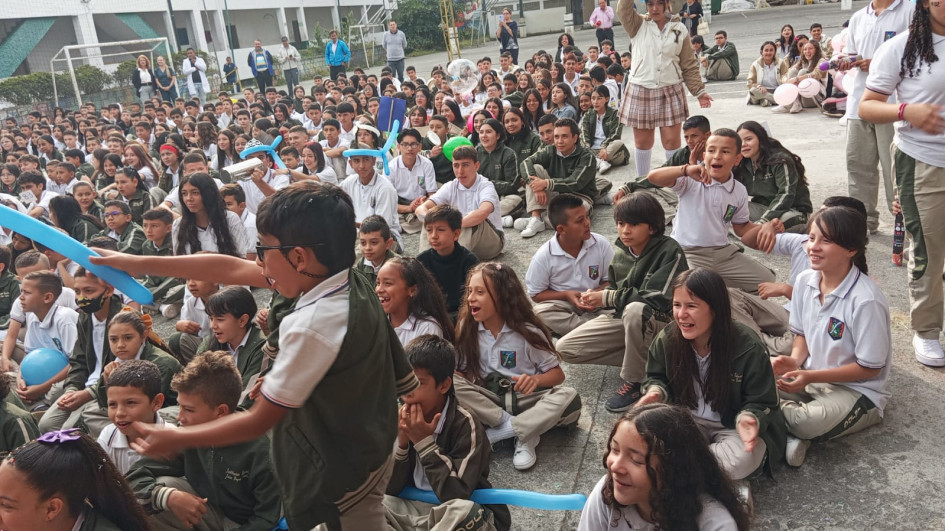 Con entusiasmo reciben los alumnos el proceso democrático en el Jaime Duque. Con entusiasmo reciben los alumnos el proceso democrático en el Jaime Duque.