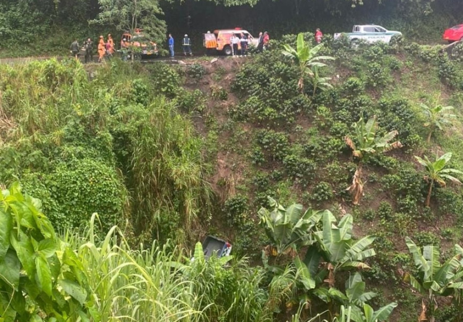 patrulla-de-la-policia-de-salamina-caldas-accidentada patrulla-de-la-policia-de-salamina-caldas-accidentada