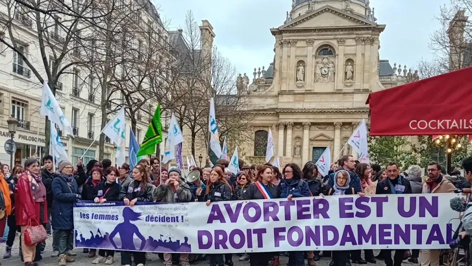 En los últimos días, grupos proaborto en Francia se manifestaron en las calles para que el Legislativo aprobara esta práctica como derecho constitucional. En los últimos días, grupos proaborto en Francia se manifestaron en las calles para que el Legislativo aprobara esta práctica como derecho constitucional.