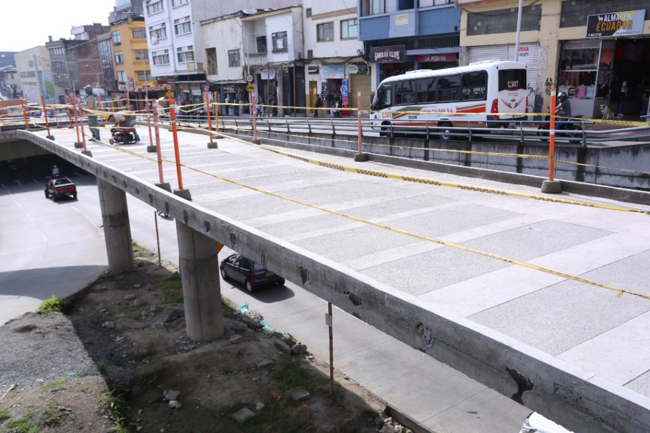 Puente de acceso a la Plaza Alfonso López. Hace parte de las obras del bulevar de la 19. Puente de acceso a la Plaza Alfonso López. Hace parte de las obras del bulevar de la 19.