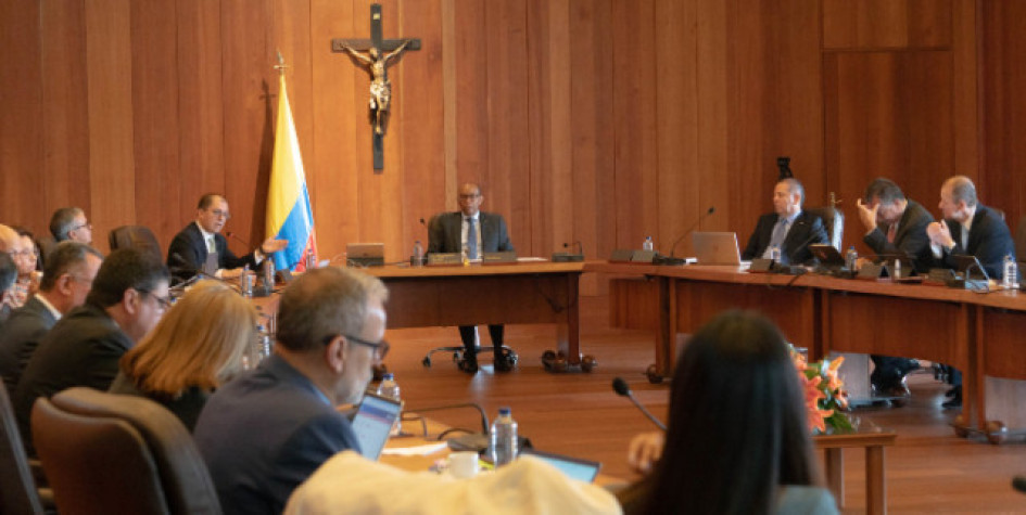 En la Corte Suprema de Justicia no se ponen de acuerdo para elegir a la próxima fiscal. En la foto, el informe de gestión rendido en febrero por el fiscal general saliente, Francisco Barbosa. En la Corte Suprema de Justicia no se ponen de acuerdo para elegir a la próxima fiscal. En la foto, el informe de gestión rendido en febrero por el fiscal general saliente, Francisco Barbosa.