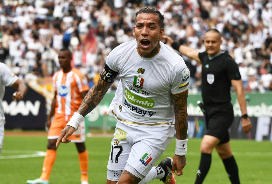 Dayro Moreno celebrando este domingo su gol 224. Dayro Moreno celebrando este domingo su gol 224.