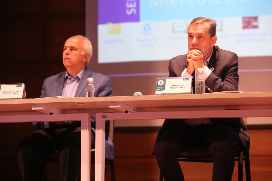 Los caldenses Germán Albeiro Castaño Duque y Juan Pablo Duque son dos de los cinco candidatos a la Rectoría de la Universidad Nacional de Colombia. Los caldenses Germán Albeiro Castaño Duque y Juan Pablo Duque son dos de los cinco candidatos a la Rectoría de la Universidad Nacional de Colombia.