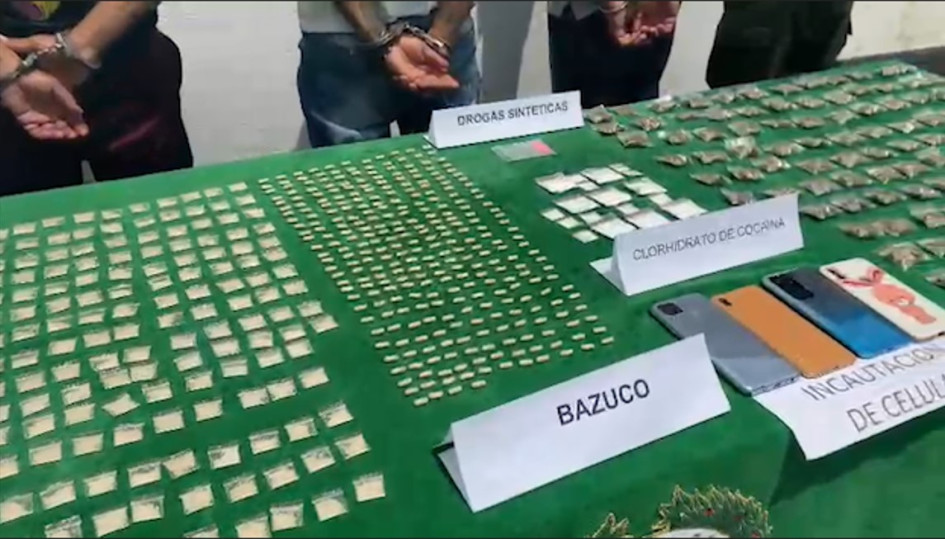 De acuerdo con las investigaciones, estos tres sujetos pretendían vender la droga incautada en Manzanares. De acuerdo con las investigaciones, estos tres sujetos pretendían vender la droga incautada en Manzanares.