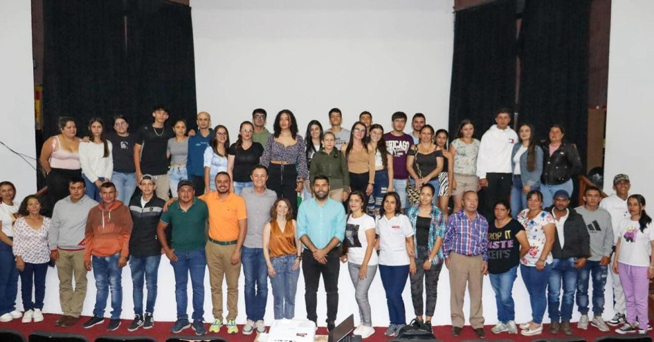 Estudiantes de las zonas urbana y rural se benefician con las casas universitarias, alquiladas por la Alcaldía de Aranzazu en Manizales (Caldas). Estudiantes de las zonas urbana y rural se benefician con las casas universitarias, alquiladas por la Alcaldía de Aranzazu en Manizales (Caldas).
