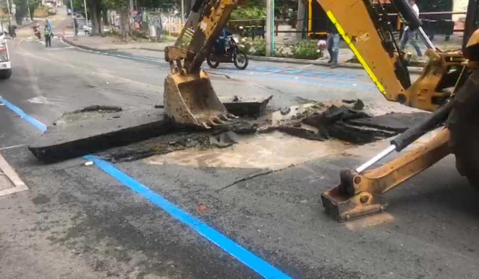 Aguas de Manizales repara daño en tubería de 14 pulgadas en Milán. Aguas de Manizales repara daño en tubería de 14 pulgadas en Milán.
