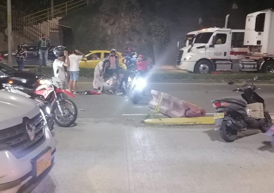 El accidente ocurrió antes de llegar a la estación de servicio de la Terminal Los Cámbulos. 