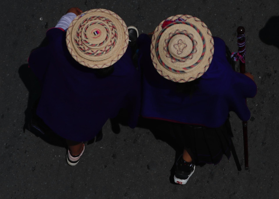 Indígenas de la denominada Minga social y comunitaria del suroccidente marcharon el viernes, en Cali. Las disidencia de las Farc atacaron el sábado a una comunidad indígena del suroeste del país y dejaron tres heridos. Indígenas de la denominada Minga social y comunitaria del suroccidente marcharon el viernes, en Cali. Las disidencia de las Farc atacaron el sábado a una comunidad indígena del suroeste del país y dejaron tres heridos.
