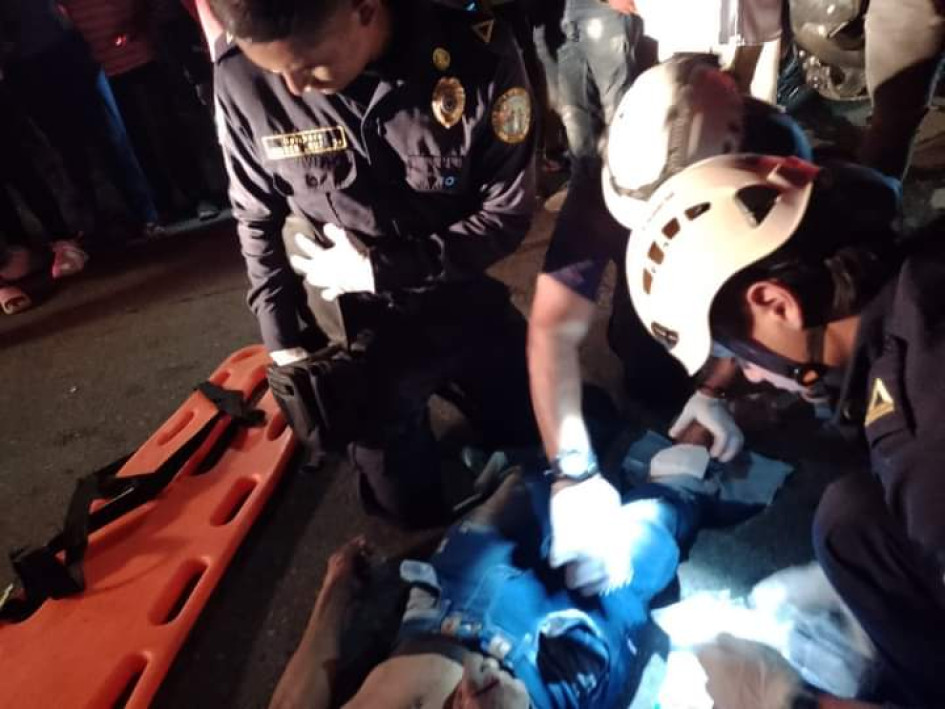 Bomberos de Supía y Marmato atendieron al motociclista lesionado. Bomberos de Supía y Marmato atendieron al motociclista lesionado.