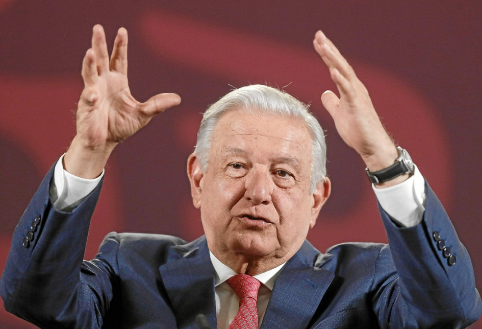 Foto | EFE | LA PATRIA El presidente mexicano, Andrés Manuel López Obrador, calificó ayer como un “despropósito” y una “desfachatez” la denuncia interpuesta en Ecuador contra el diplomático Roberto Canseco por presunta obstrucción de la justicia al intentar evitar el asalto a la embajada de México en Quito el 5 de abril. Foto | EFE | LA PATRIA El presidente mexicano, Andrés Manuel López Obrador, calificó ayer como un “despropósito” y una “desfachatez” la denuncia interpuesta en Ecuador contra el diplomático Roberto Canseco por presunta obstrucción de la justicia al intentar evitar el asalto a la embajada de México en Quito el 5 de abril.