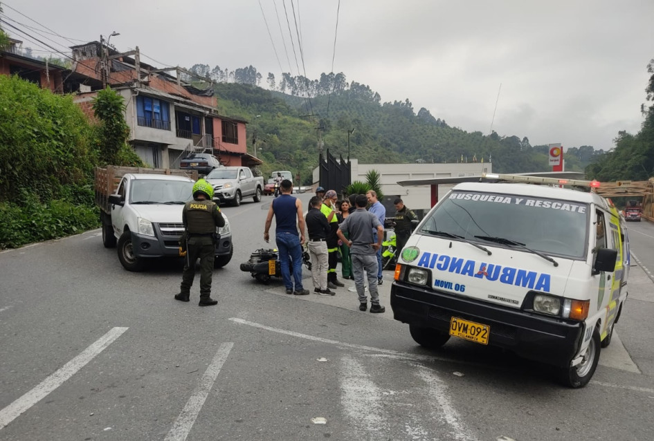 Este fue el accidente en el desvío de la vía Panamericana, en el sector de La Playita, hacia Villamaría y La Florida. Este fue el accidente en el desvío de la vía Panamericana, en el sector de La Playita, hacia Villamaría y La Florida.