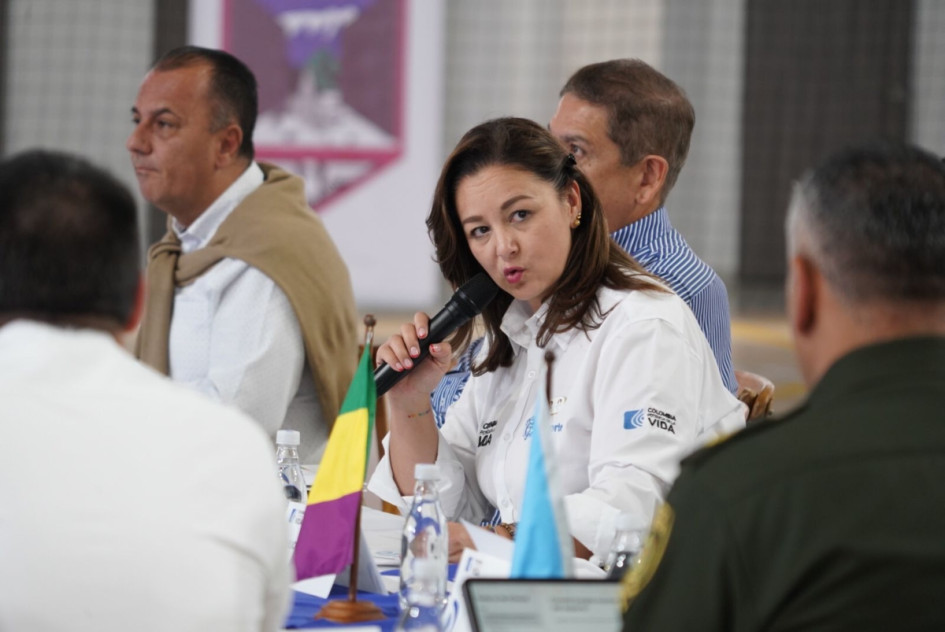 La manizaleña Luz Cristina López Trejos, ministra del Deporte, presidió ayer el acto de instalación de los I Juegos Nacionales de la Juventud en el Coliseo Menor. La manizaleña Luz Cristina López Trejos, ministra del Deporte, presidió ayer el acto de instalación de los I Juegos Nacionales de la Juventud en el Coliseo Menor.