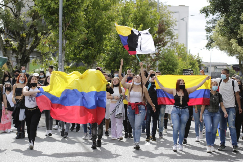 En la foto, las marchas del estallido social del 2021, que se inició en abril y será conmemorado en las movilizaciones sindicales del 1 de mayo. En la foto, las marchas del estallido social del 2021, que se inició en abril y será conmemorado en las movilizaciones sindicales del 1 de mayo.