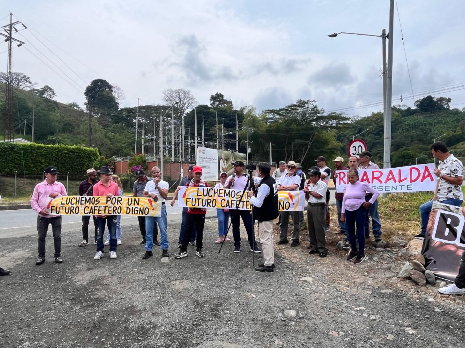 Los caficultores reconocieron las dificultades para convocar a los manifestantes. Los caficultores reconocieron las dificultades para convocar a los manifestantes.