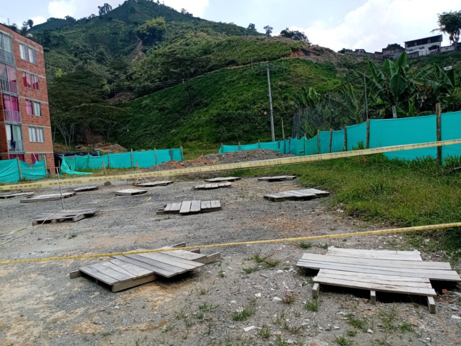 Este es el proyecto El Aguacatal en Chinchiná (Caldas) que pretendía albergar 100 familias, dentro del plan de las Mil Viviendas. Este es el proyecto El Aguacatal en Chinchiná (Caldas) que pretendía albergar 100 familias, dentro del plan de las Mil Viviendas.