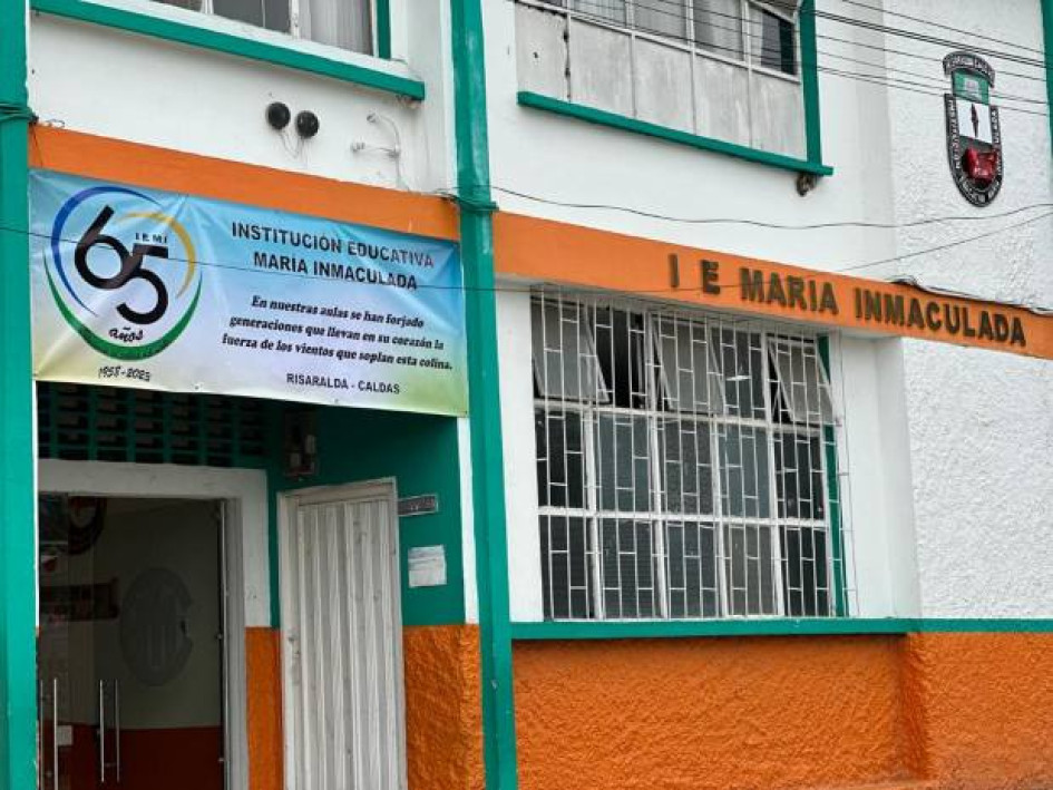 El Colegio María Inmaculada, de Risaralda, anuncia un cese de actividades desde hoy con el propósito de exigir nombramiento de docentes y de rector. El Colegio María Inmaculada, de Risaralda, anuncia un cese de actividades desde hoy con el propósito de exigir nombramiento de docentes y de rector.