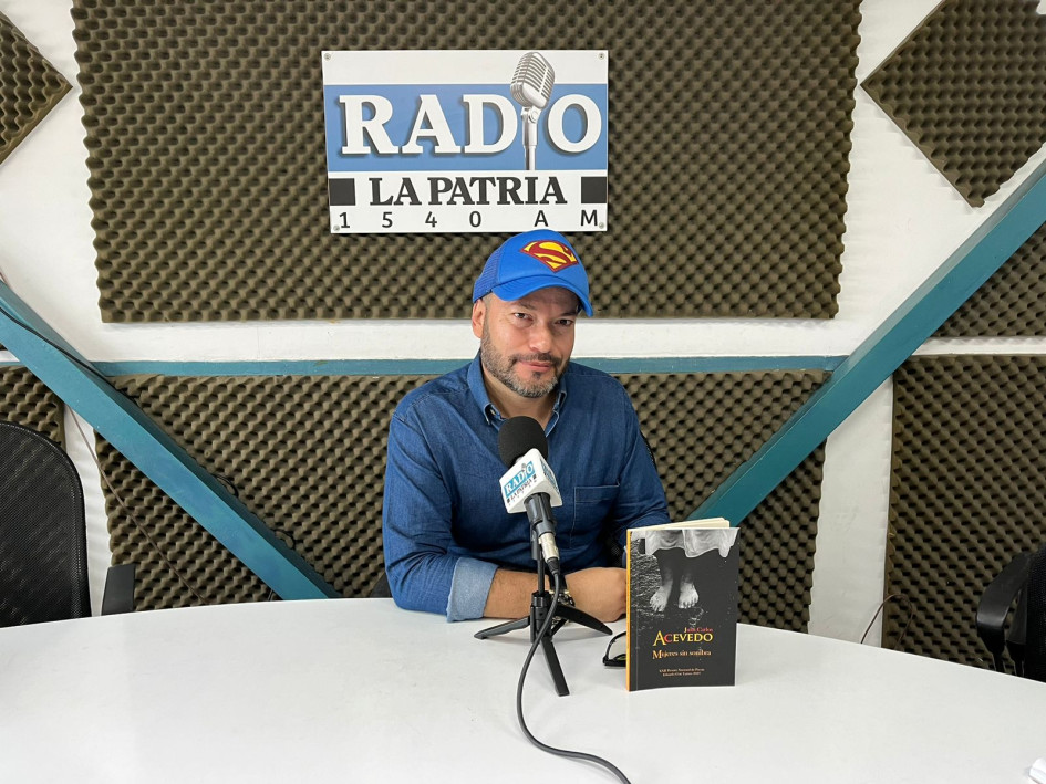 Juan Carlos Acevedo, escritor y poeta manizaleño autor del libro Mujeres sin sombra. Juan Carlos Acevedo, escritor y poeta manizaleño autor del libro Mujeres sin sombra.