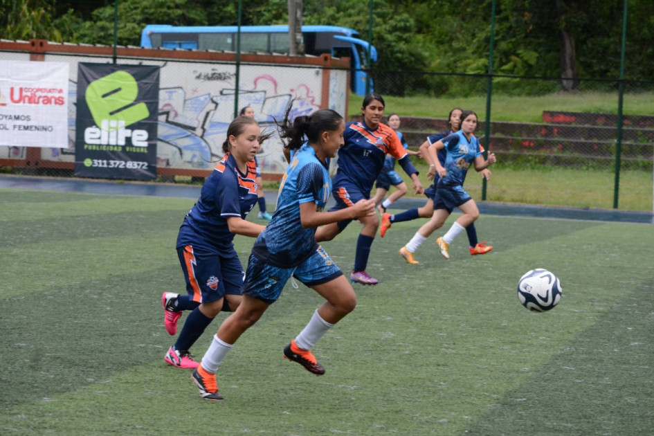 En el partido de cierre, Wikam goleó 5-1 al conjunto debutante Valiente Fútbol Club, que pese al abultado marcador en contra dilapidó varias opciones de gol. En el partido de cierre, Wikam goleó 5-1 al conjunto debutante Valiente Fútbol Club, que pese al abultado marcador en contra dilapidó varias opciones de gol.