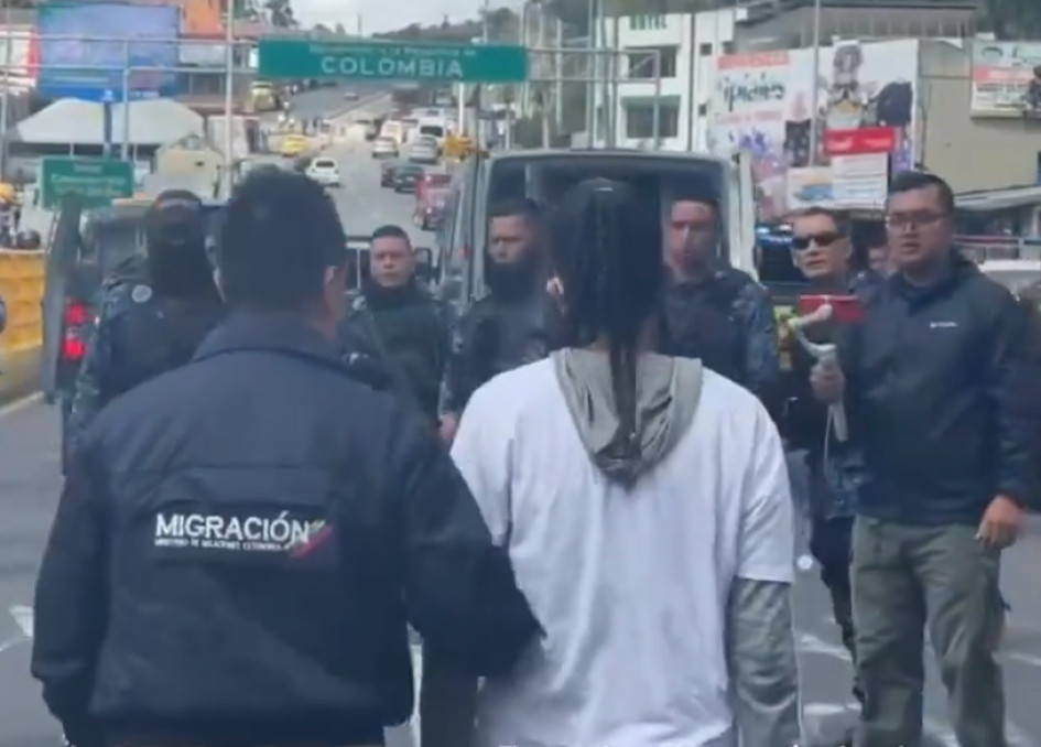 Los presos son entregados en el puente internacional de Rumichaca. Los presos son entregados en el puente internacional de Rumichaca.