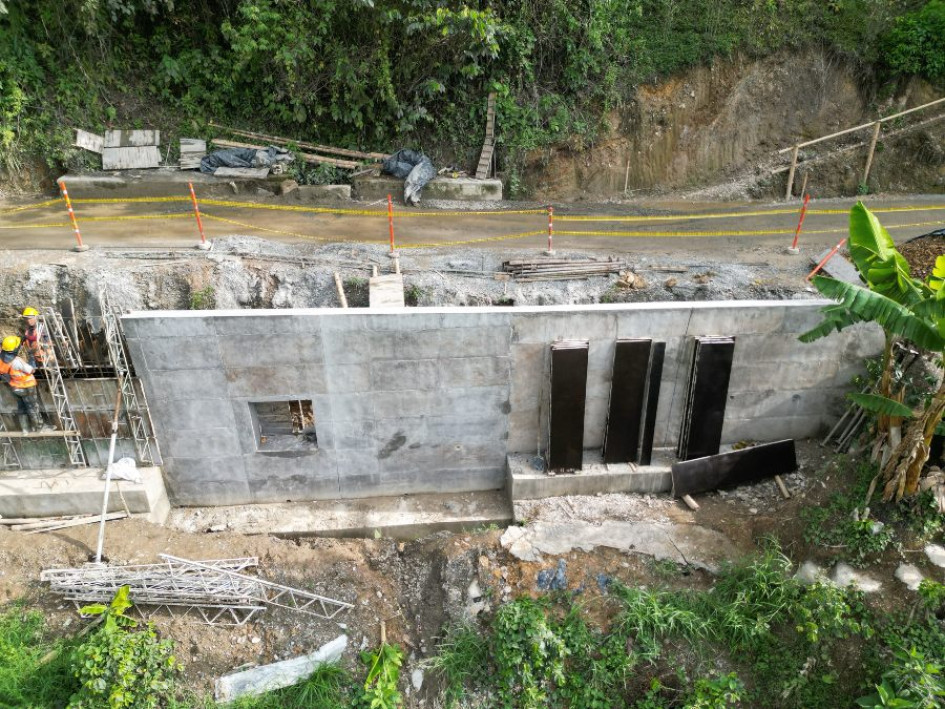 Entre las obras está la adecuación de muros de contención en la vía Salamina-Pácora. Entre las obras está la adecuación de muros de contención en la vía Salamina-Pácora.