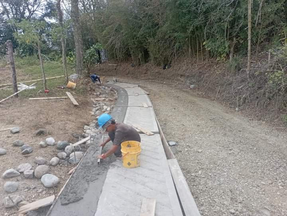 Obras de placas huella en Pácora. Obras de placas huella en Pácora.