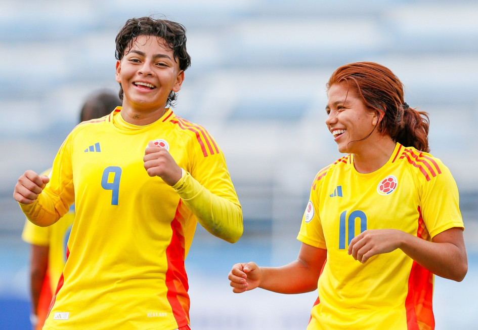 Gabriela Rodríguez (d) celebra con Yésica Muñoz uno de los dos goles que la Selección Colombia le convirtió a Chile. Gabriela Rodríguez (d) celebra con Yésica Muñoz uno de los dos goles que la Selección Colombia le convirtió a Chile.