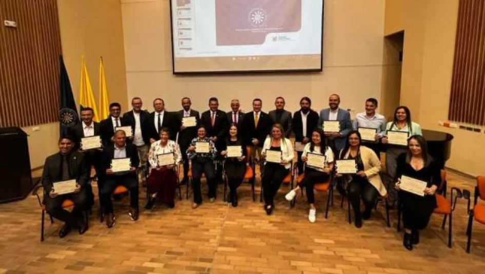 Un apoyo económico recibirán 33 docentes ocasionales de la Universidad de Caldas para adelantar estudios de doctorado. Un apoyo económico recibirán 33 docentes ocasionales de la Universidad de Caldas para adelantar estudios de doctorado.