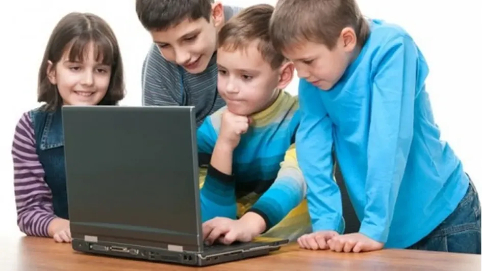 Cuide lo que hacen sus hijos. Cuide lo que hacen sus hijos.