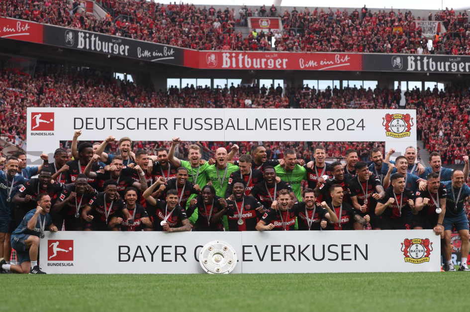 El Bayer Leverkusen, primer campeón invicto de la historia de la Bundesliga, se ganó el apodo de 'Neverlusen' (nunca pierde). El Bayer Leverkusen, primer campeón invicto de la historia de la Bundesliga, se ganó el apodo de 'Neverlusen' (nunca pierde).