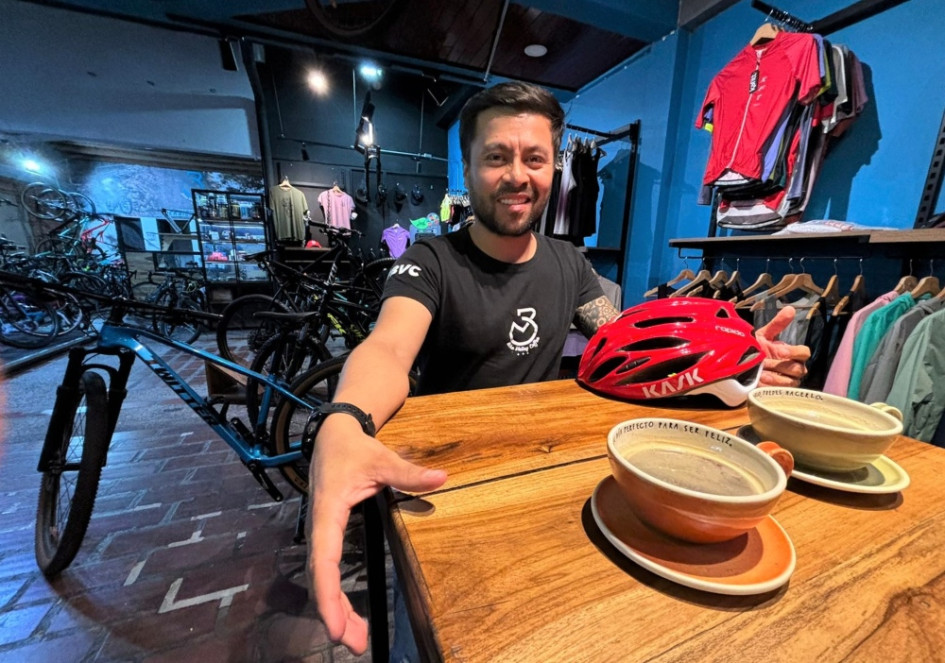 Andrés Gutiérrez, propietario del café Bike Valley Coffee. Andrés Gutiérrez, propietario del café Bike Valley Coffee.