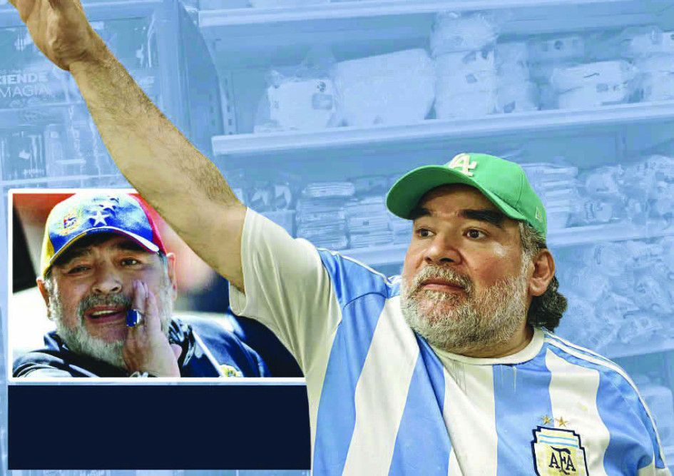 Carlos Alberto Rodríguez (d) se gana la vida como zapatero, rol en el que las cosas no marchan bien para él. Por eso, espera que su parecido con el futbolista le genere trabajo. Carlos Alberto Rodríguez (d) se gana la vida como zapatero, rol en el que las cosas no marchan bien para él. Por eso, espera que su parecido con el futbolista le genere trabajo.