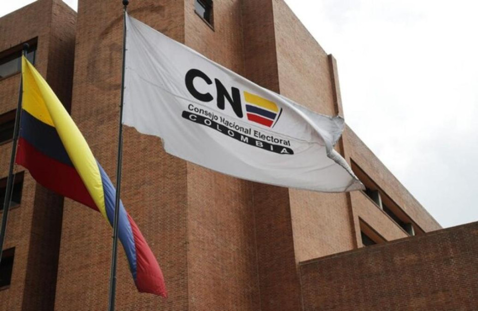 El Consejo Nacional Electoral discutirá si formula cargos por la supuesta financiación irregular y la posible violación del tope de gastos electorales en la campaña presidencial de Gustavo Petro. El Consejo Nacional Electoral discutirá si formula cargos por la supuesta financiación irregular y la posible violación del tope de gastos electorales en la campaña presidencial de Gustavo Petro.