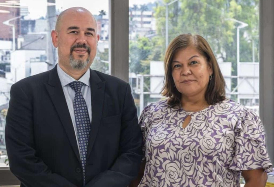Diana Cárdenas Aguirre, vicerrectora entrante de la sede Manizales de la Universidad Nacional, al lado de Neil Guerrero, vicerrector saliente. Diana Cárdenas Aguirre, vicerrectora entrante de la sede Manizales de la Universidad Nacional, al lado de Neil Guerrero, vicerrector saliente.