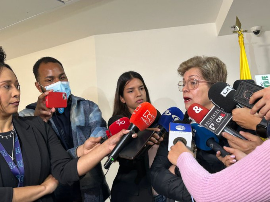 La ministra Ramírez anunció que ya solicitó estudios técnicos para la posibilidad de pagar las bonificaciones que reclaman los huelguistas, que costaría $5 mil 500 millones en el 2024. La ministra Ramírez anunció que ya solicitó estudios técnicos para la posibilidad de pagar las bonificaciones que reclaman los huelguistas, que costaría $5 mil 500 millones en el 2024.