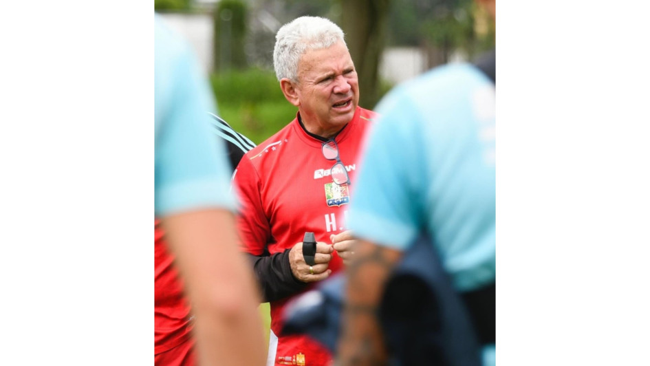 El técnico Hernán Darío Herrera, que clasificó al Once Caldas a semifinales después de 5 años, ahora tiene la opción de meterse a la final. Recibe a Santa Fe, en el primero de los dos juegos definitivos. El técnico Hernán Darío Herrera, que clasificó al Once Caldas a semifinales después de 5 años, ahora tiene la opción de meterse a la final. Recibe a Santa Fe, en el primero de los dos juegos definitivos.
