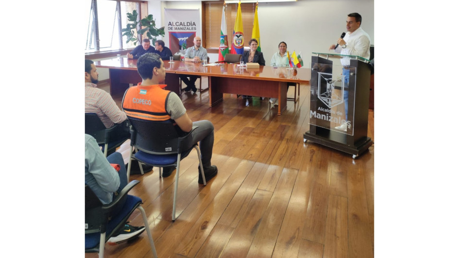 Delegados de Honduras y el PNUD visitaron Manizales para conocer las prácticas rutinarias de la Unidad de Gestión del Riesgo de la ciudad. Delegados de Honduras y el PNUD visitaron Manizales para conocer las prácticas rutinarias de la Unidad de Gestión del Riesgo de la ciudad.