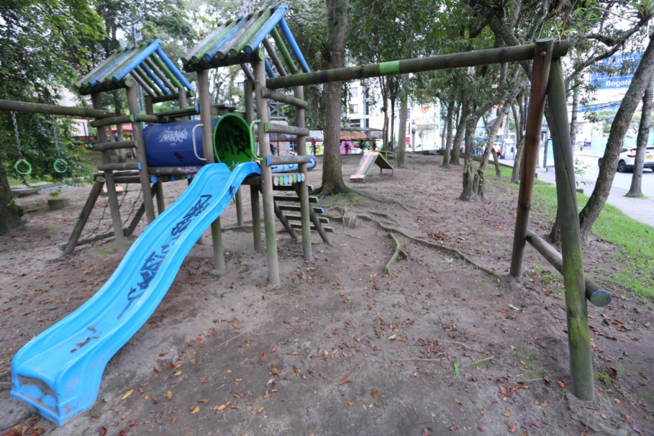 La zona recreativa infantil fue inaugurada hace cuatro años. Ahora se encuentra descuidada. La zona recreativa infantil fue inaugurada hace cuatro años. Ahora se encuentra descuidada.
