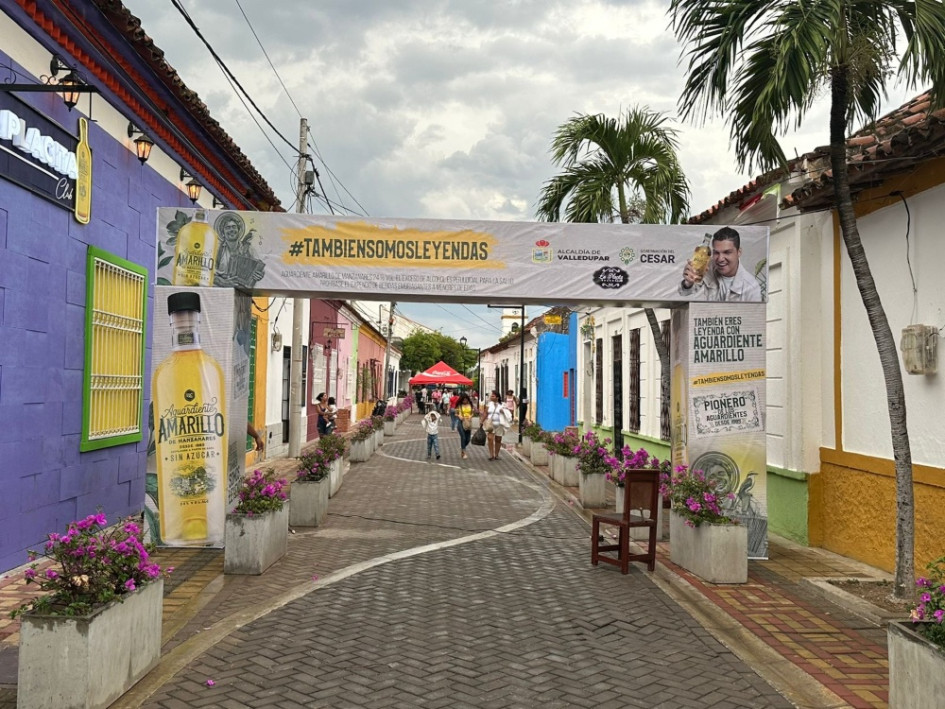 El aguardiente y el ron de la Industria Licorera de Caldas empiezan a ser leyenda en el Festival en Valledupar. El aguardiente y el ron de la Industria Licorera de Caldas empiezan a ser leyenda en el Festival en Valledupar.