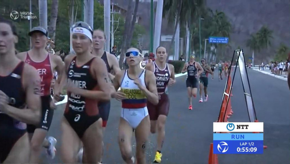 La triatleta María Carolina Velásquez (de blanco) es apoyada por la Gobernación de Caldas. La triatleta María Carolina Velásquez (de blanco) es apoyada por la Gobernación de Caldas.