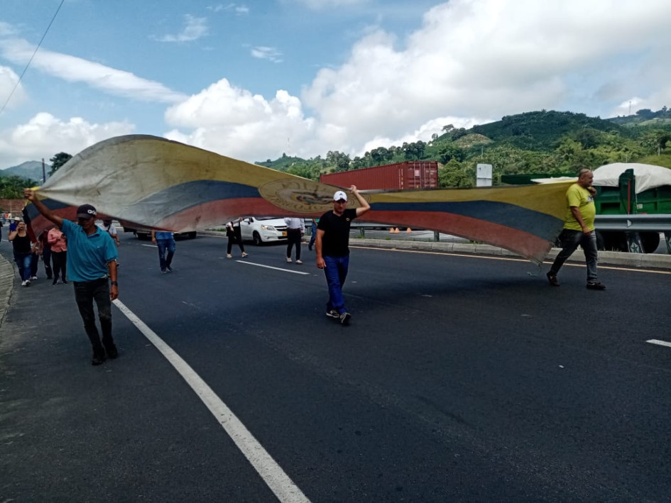 Habitantes de las veredas Guayabal y La Capilla esperan que la Agencia Nacional de Infraestructura socialice con ellos el proyecto del retorno que construirá en el sector de La Y. Habitantes de las veredas Guayabal y La Capilla esperan que la Agencia Nacional de Infraestructura socialice con ellos el proyecto del retorno que construirá en el sector de La Y.