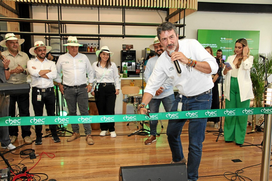 Santiago Villegas Yepes dejó de ser el gerente de la Chec este martes. En la foto, Villegas estaba inaugurando el punto Vive Chec en diciembre del año pasado. Santiago Villegas Yepes dejó de ser el gerente de la Chec este martes. En la foto, Villegas estaba inaugurando el punto Vive Chec en diciembre del año pasado.
